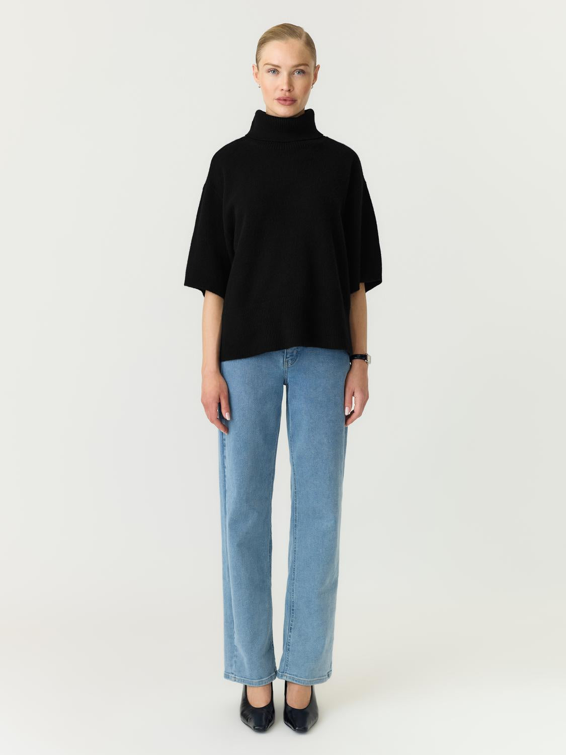 model_shot-front_full